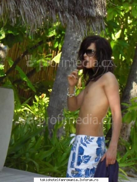 abdomenul lui billl....... - ::gratzy3yta::bill~(O_o) - Bill Kaulitz