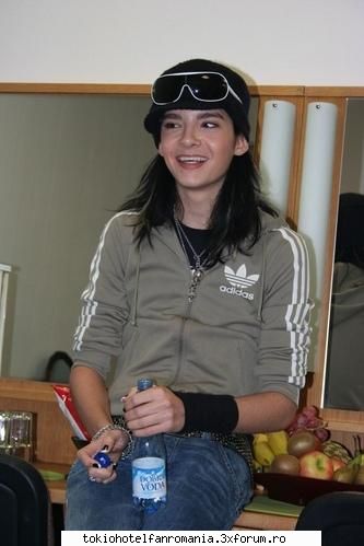 bill natural - si nemachiat arata foarte cool - Bill Kaulitz
