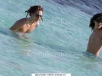 :d  :d bill si tom in vacanta